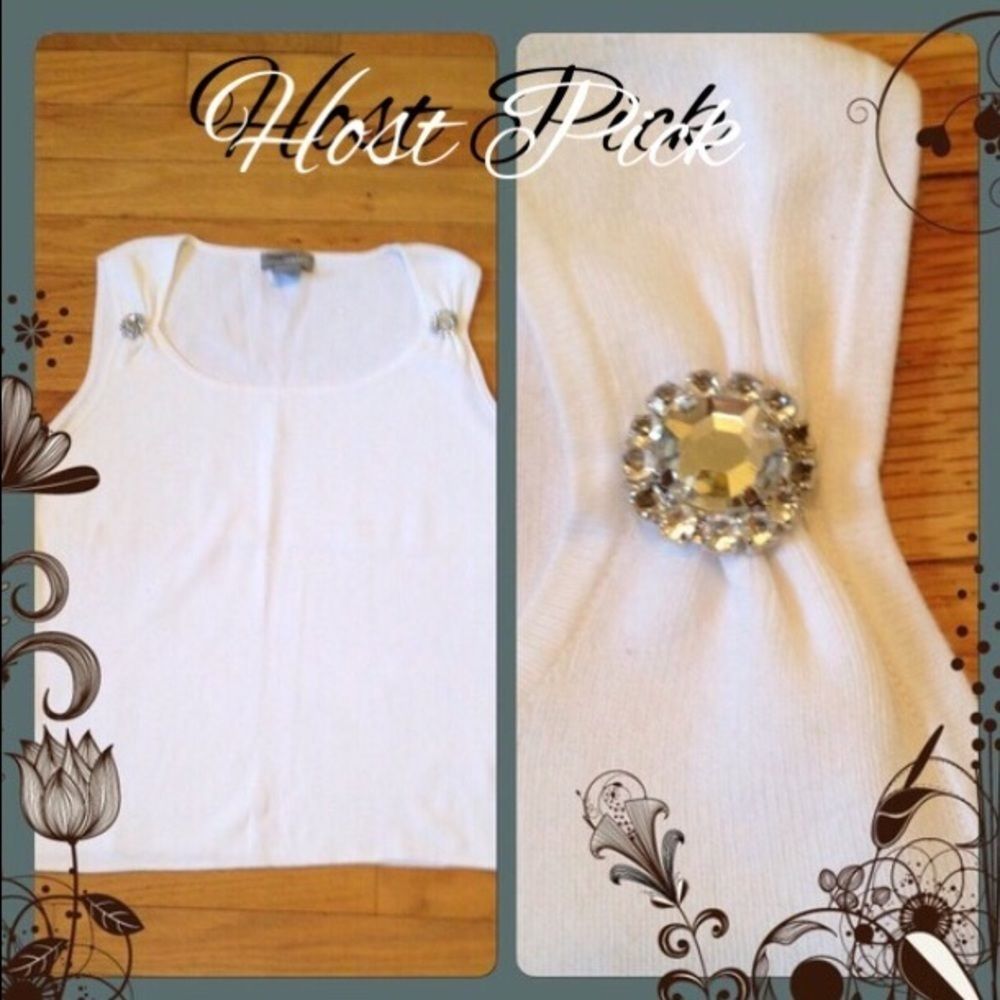 🎈3/$12 🎉HP🎉White silver sleeveless sweater!